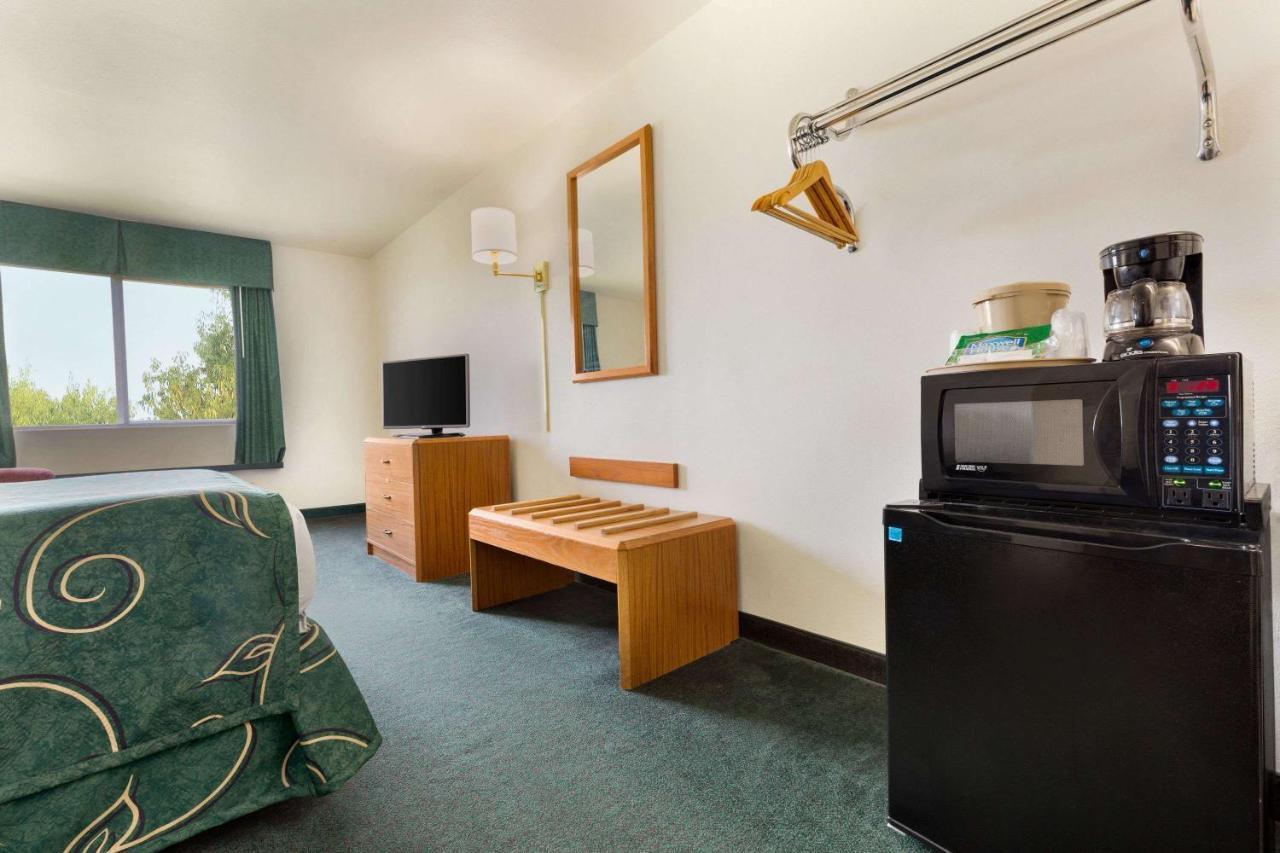 Travelodge By Wyndham Sharon Springs Exterior foto